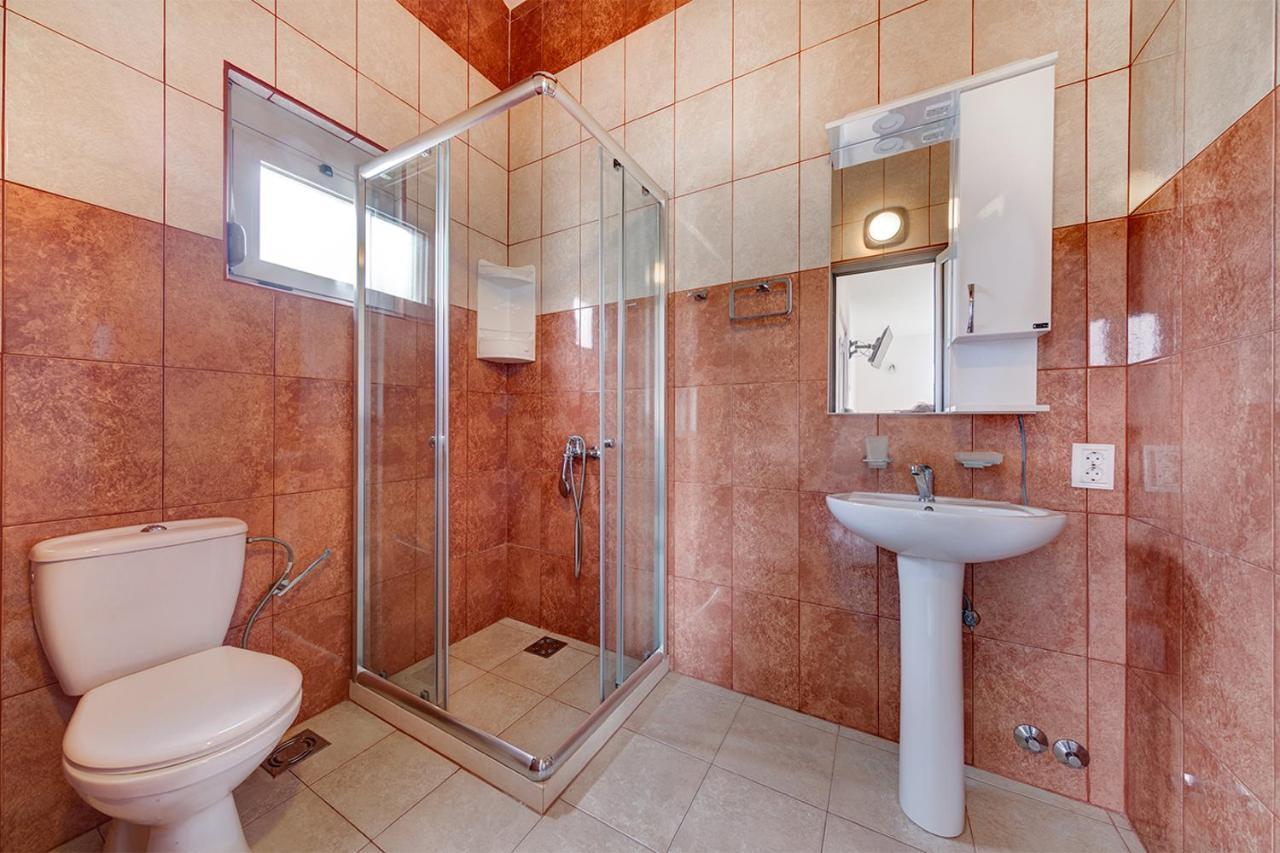 Delfin Apartments Сутоморе Экстерьер фото