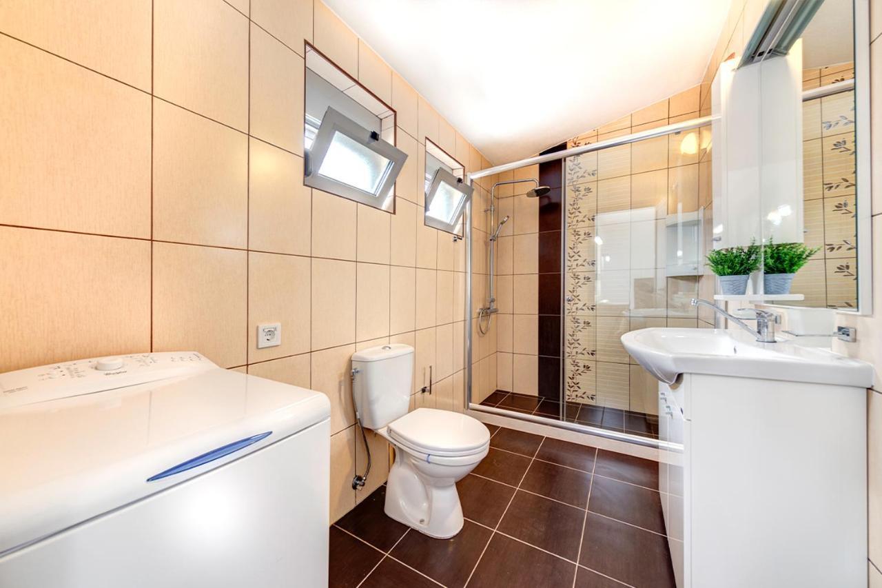 Delfin Apartments Сутоморе Экстерьер фото