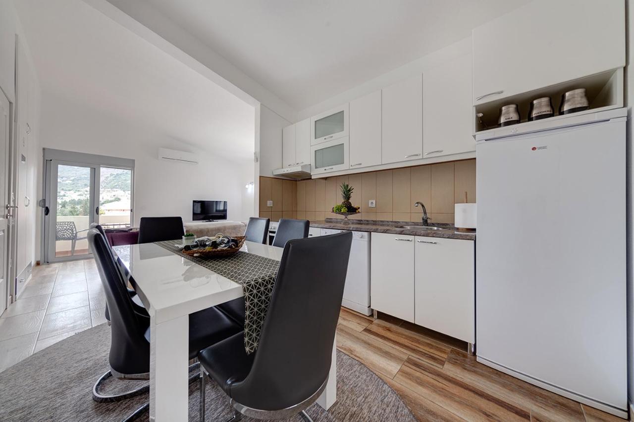 Delfin Apartments Сутоморе Экстерьер фото