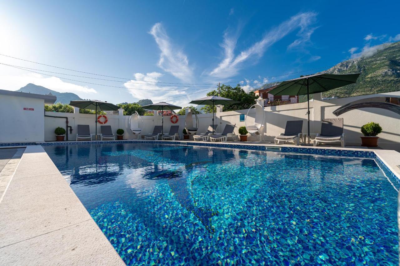 Delfin Apartments Сутоморе Экстерьер фото