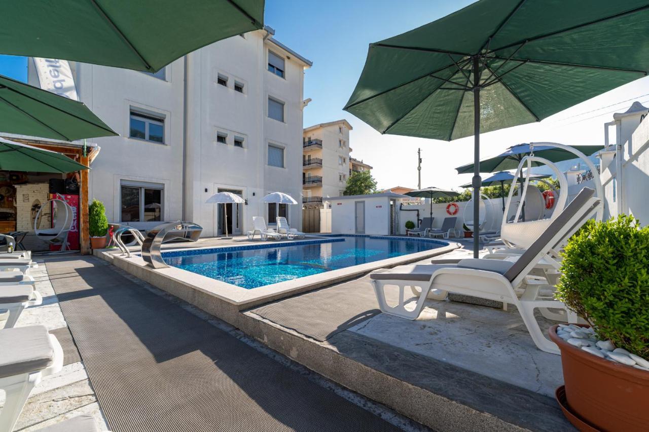 Delfin Apartments Сутоморе Экстерьер фото