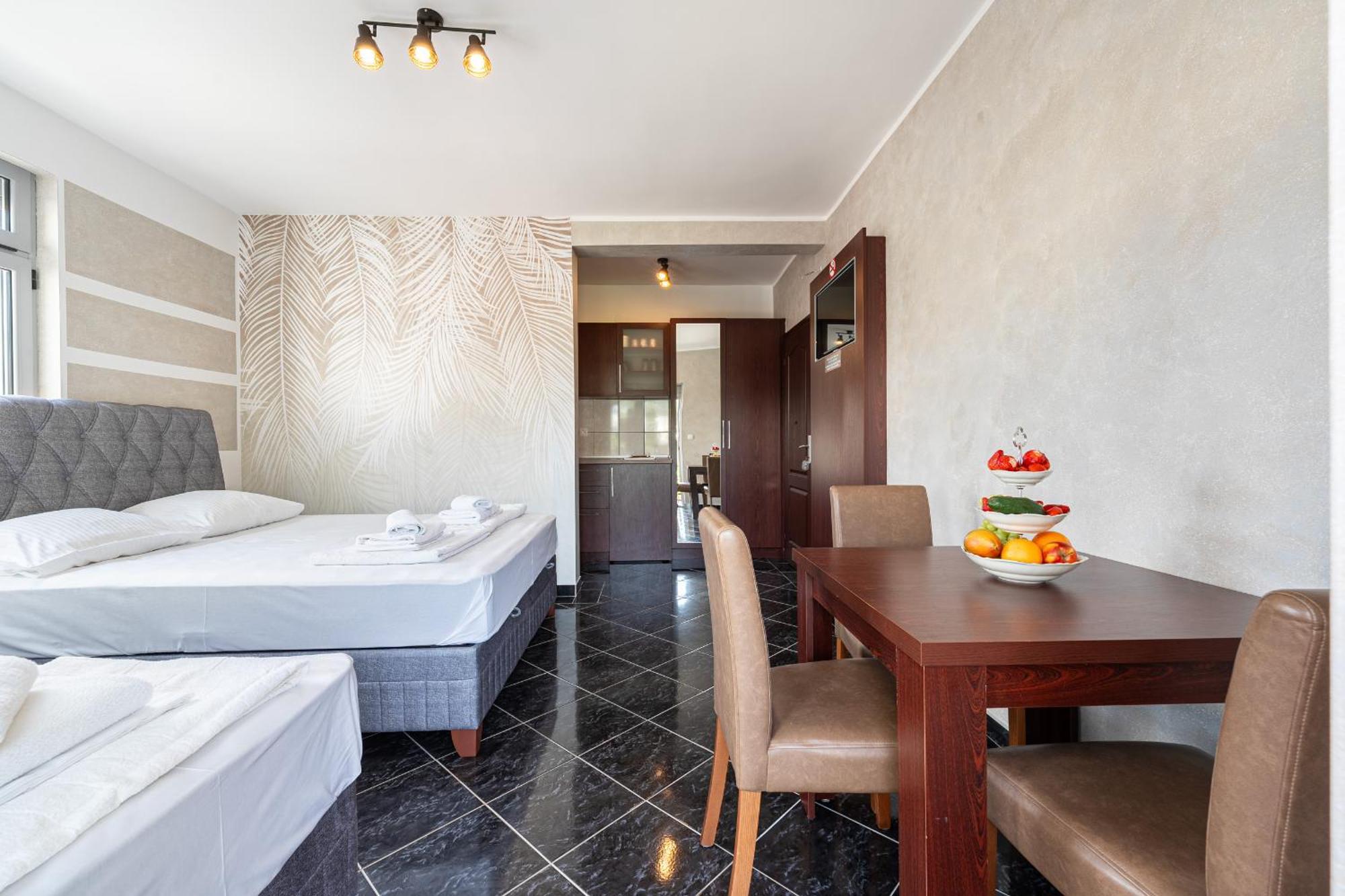 Delfin Apartments Сутоморе Экстерьер фото