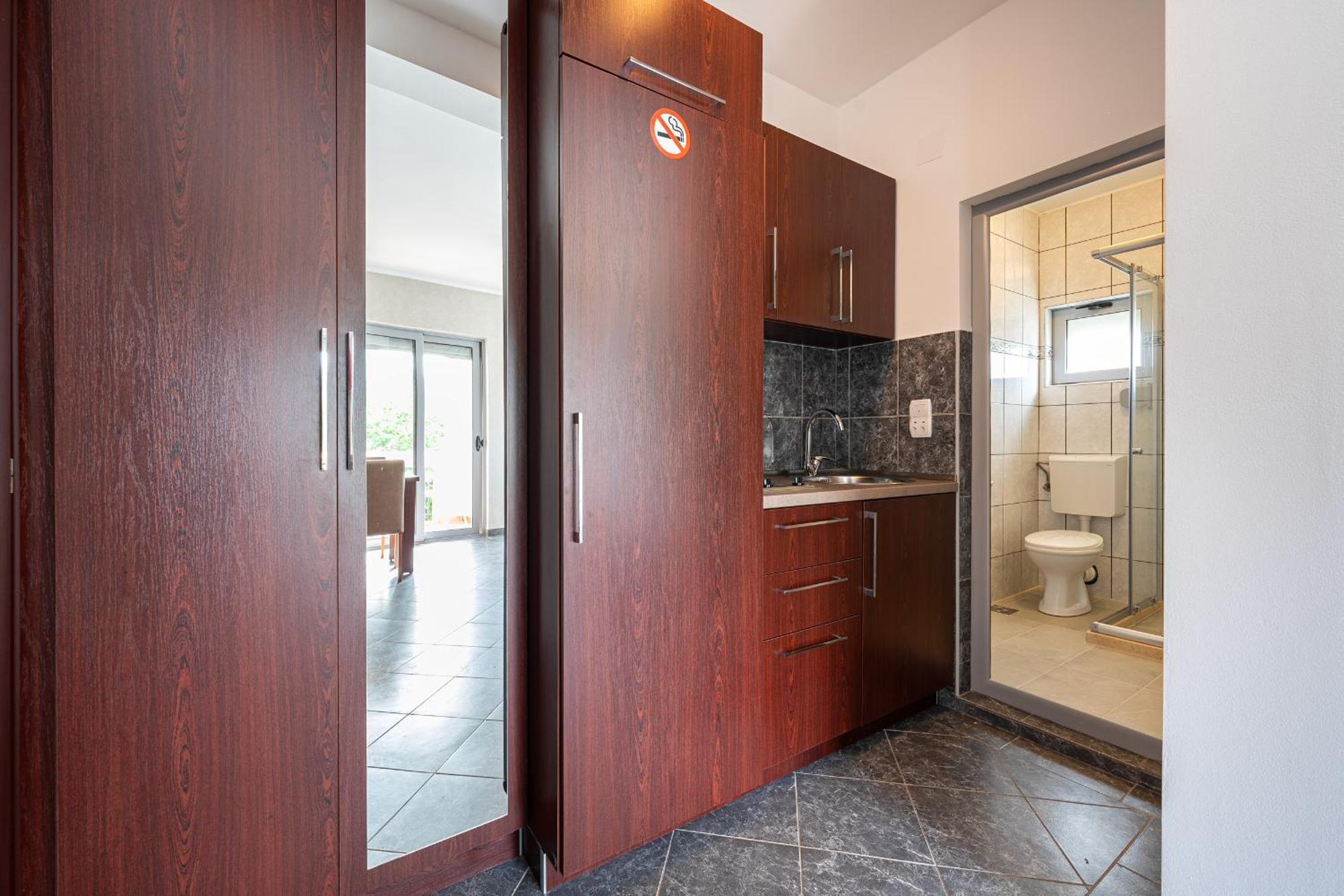Delfin Apartments Сутоморе Экстерьер фото