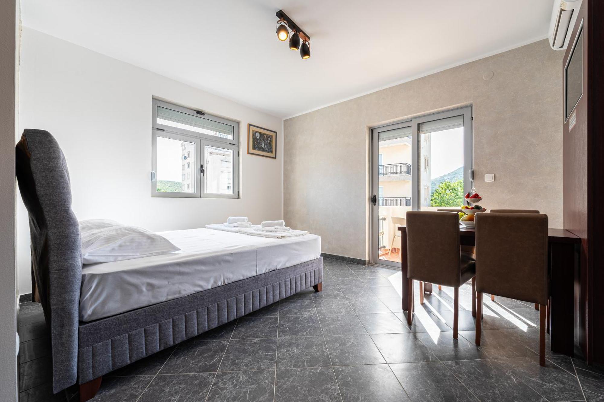Delfin Apartments Сутоморе Экстерьер фото